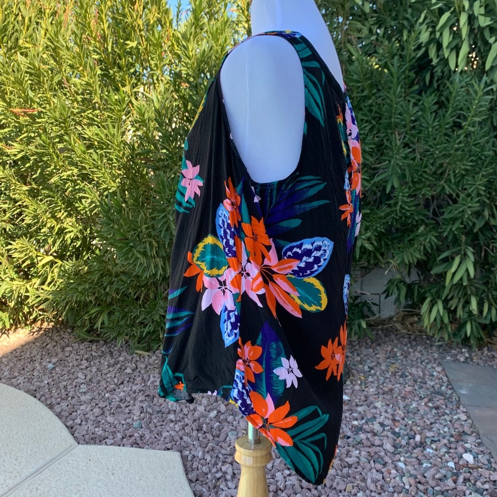 Floral Tank - Picture 2 of 6